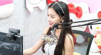 12大美女吃瓜视频直播,美艳瞬间尽收眼底