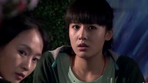 美女吃瓜和人说话视频,视频走红网络